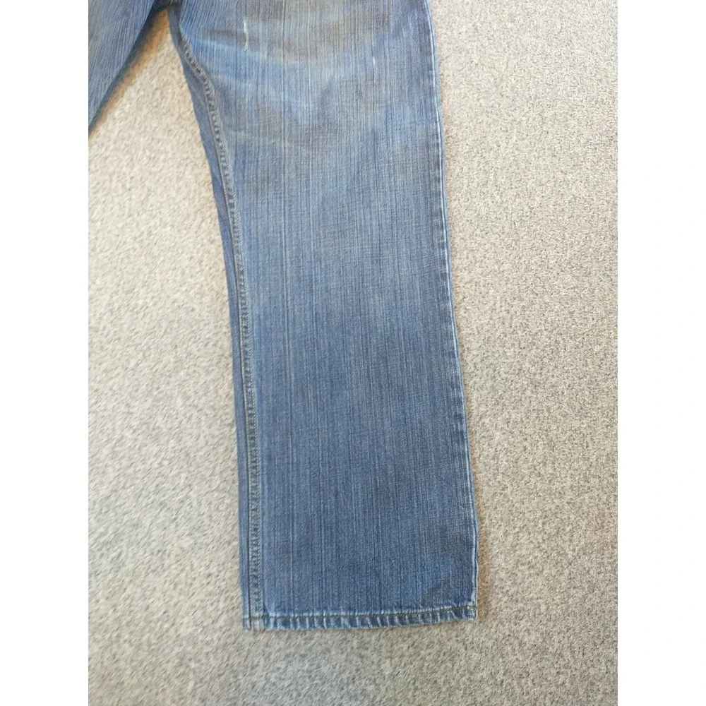 Wrangler Mens Straight Fit Jean 42x30 Medium Wash Blue Cotton 95CAWNN Distressed